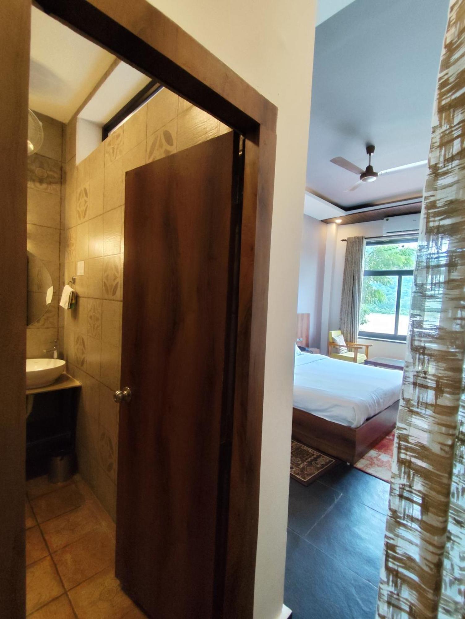 Meeram Ganga, A Heritage Stay By The Ganges At Triveni Ghat Rishīkesh Exterior foto